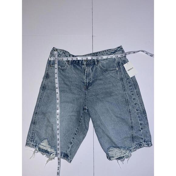 Forever 21 Premium Unisex 90s Light Wash Distressed Denim Shorts Size Fast Ship - Picture 2 of 5